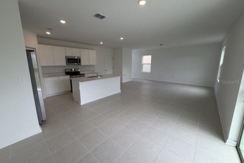 House in Eustis, Florida 4 bedrooms, 174.1 sq.m. № 2207981 - photo 6