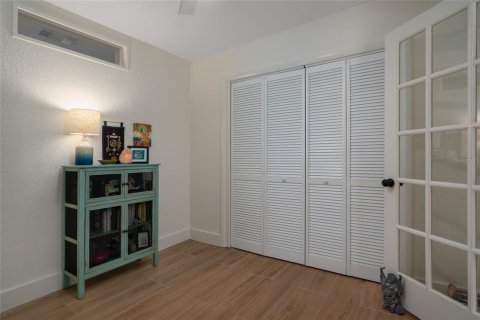 Villa ou maison à vendre à Saint Petersburg, Floride: 4 chambres, 254.46 m2 № 2122906 - photo 24