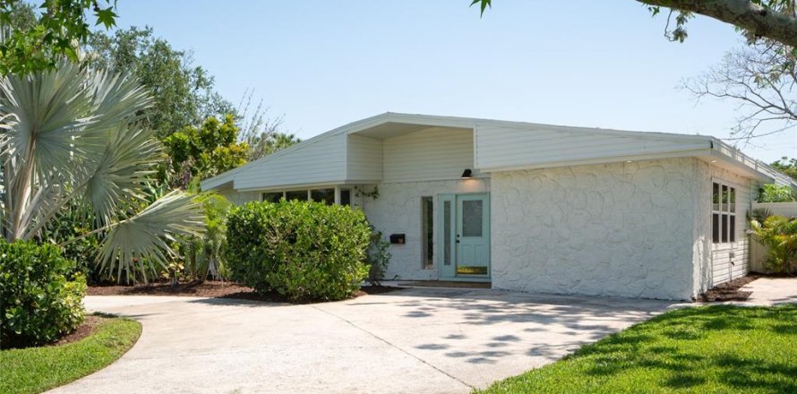 Villa ou maison à Saint Petersburg, Floride 4 chambres, 254.46 m2 № 2122906