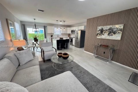 House in Florida City, Florida 3 bedrooms, 92.9 sq.m. № 2399658 - photo 2