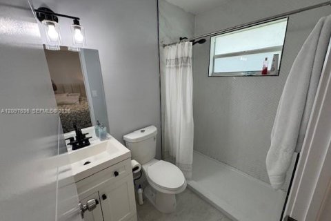 House in Florida City, Florida 3 bedrooms, 92.9 sq.m. № 2399658 - photo 10