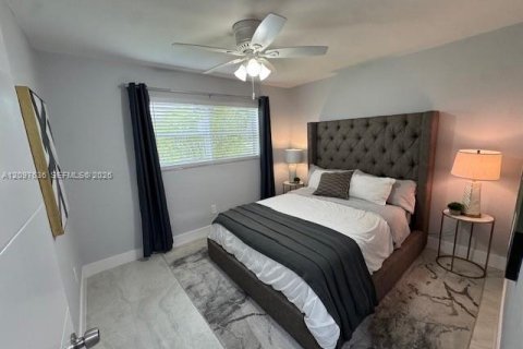 House in Florida City, Florida 3 bedrooms, 92.9 sq.m. № 2399658 - photo 8