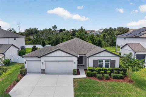House in HAMPTON OAKS in Deltona, Florida 4 bedrooms, 256.41 sq.m. № 2138084