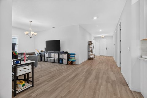 Villa ou maison à vendre à Deltona, Floride: 4 chambres, 256.41 m2 № 2138084 - photo 7