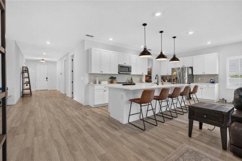 Villa ou maison à vendre à Deltona, Floride: 4 chambres, 256.41 m2 № 2138084 - photo 5