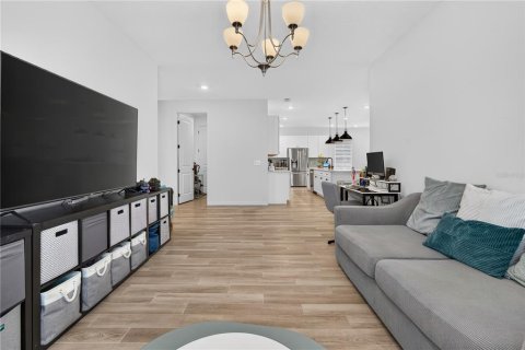 Villa ou maison à vendre à Deltona, Floride: 4 chambres, 256.41 m2 № 2138084 - photo 8