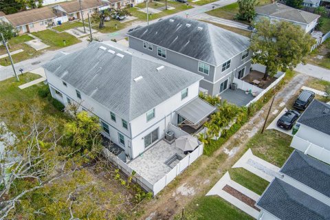 Townhouse in Tampa, Florida 3 bedrooms, 195.47 sq.m. № 1869612 - photo 29