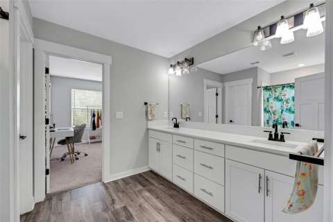 Townhouse in Tampa, Florida 3 bedrooms, 195.47 sq.m. № 1869612 - photo 22