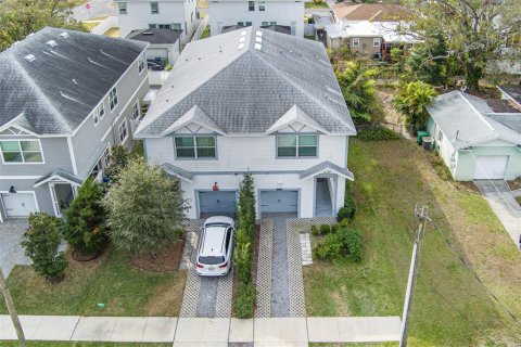 Townhouse in Tampa, Florida 3 bedrooms, 195.47 sq.m. № 1869612 - photo 27