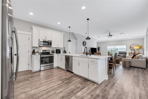 Townhouse in Tampa, Florida 3 bedrooms, 195.47 sq.m. № 1869612 - photo 7