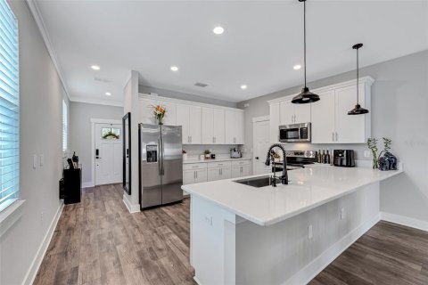 Townhouse in Tampa, Florida 3 bedrooms, 195.47 sq.m. № 1869612 - photo 9