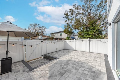 Townhouse in Tampa, Florida 3 bedrooms, 195.47 sq.m. № 1869612 - photo 4