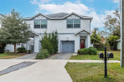 Townhouse in Tampa, Florida 3 bedrooms, 195.47 sq.m. № 1869612 - photo 2