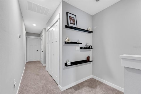 Townhouse in Tampa, Florida 3 bedrooms, 195.47 sq.m. № 1869612 - photo 17