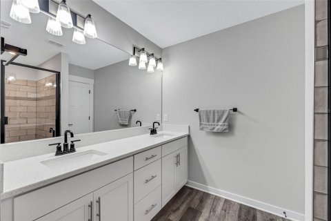 Townhouse in Tampa, Florida 3 bedrooms, 195.47 sq.m. № 1869612 - photo 20