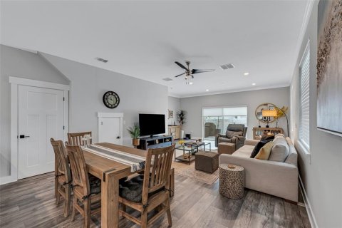 Townhouse in Tampa, Florida 3 bedrooms, 195.47 sq.m. № 1869612 - photo 10