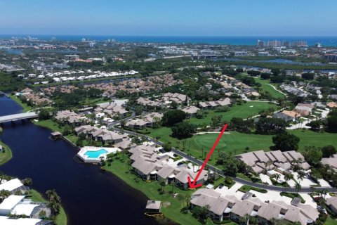 Condominio en Jupiter, Florida, 2 dormitorios № 2188084