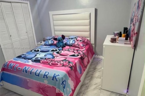 Commercial property in Miramar, Florida 1 bedroom № 2382174 - photo 3