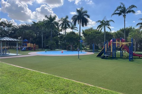 Adosado en alquiler en Doral, Florida, 3 dormitorios, 176.33 m2 № 1931130 - foto 29