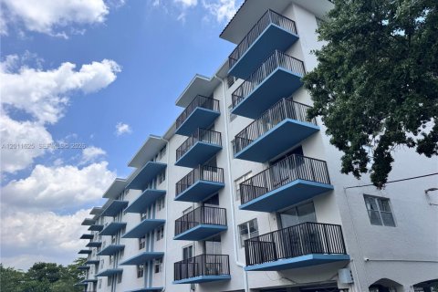 Condominio en venta en North Miami, Florida, 1 dormitorio, 81.57 m2 № 2075365 - foto 30