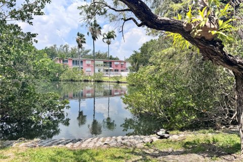 Condominio en venta en North Miami, Florida, 1 dormitorio, 81.57 m2 № 2075365 - foto 22