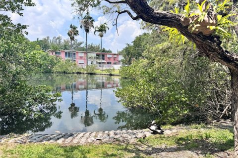 Condominio en venta en North Miami, Florida, 1 dormitorio, 81.57 m2 № 2075365 - foto 25