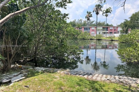 Condominio en venta en North Miami, Florida, 1 dormitorio, 81.57 m2 № 2075365 - foto 24