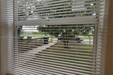 House in Homestead, Florida 2 bedrooms, 51.65 sq.m. № 1952675 - photo 18