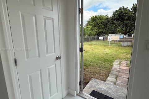 House in Homestead, Florida 2 bedrooms, 51.65 sq.m. № 1952675 - photo 10