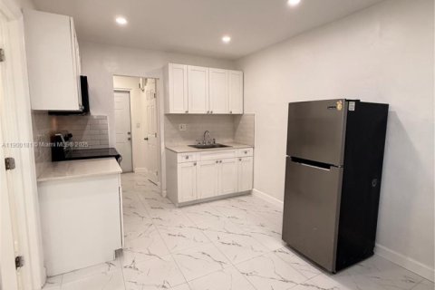 House in Homestead, Florida 2 bedrooms, 51.65 sq.m. № 1952675 - photo 2