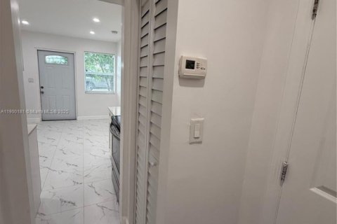 House in Homestead, Florida 2 bedrooms, 51.65 sq.m. № 1952675 - photo 15