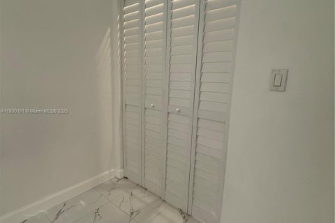 House in Homestead, Florida 2 bedrooms, 51.65 sq.m. № 1952675 - photo 21