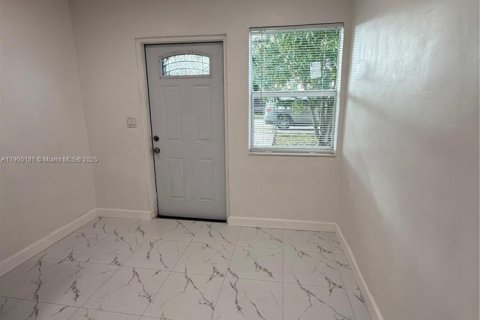 House in Homestead, Florida 2 bedrooms, 51.65 sq.m. № 1952675 - photo 7