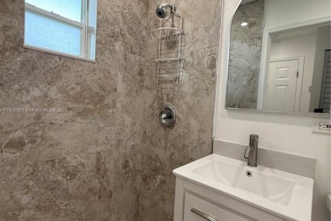 House in Homestead, Florida 2 bedrooms, 51.65 sq.m. № 1952675 - photo 12