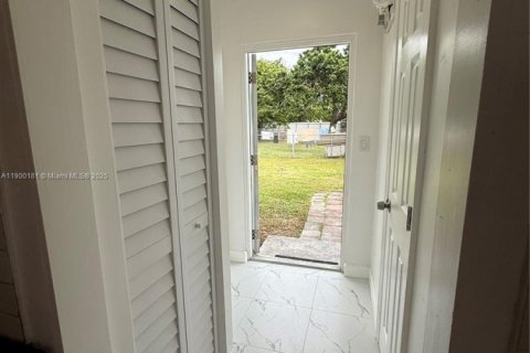 House in Homestead, Florida 2 bedrooms, 51.65 sq.m. № 1952675 - photo 9