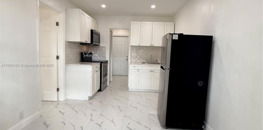 House in Homestead, Florida 2 bedrooms, 51.65 sq.m. № 1952675