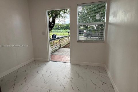 House in Homestead, Florida 2 bedrooms, 51.65 sq.m. № 1952675 - photo 8