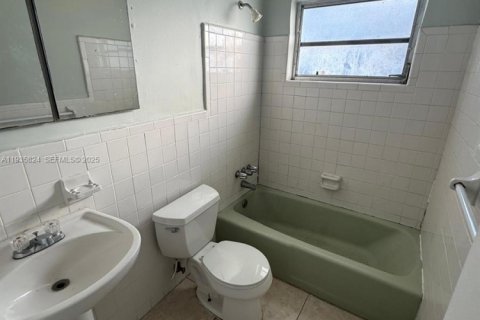 Condominio en alquiler en Miami, Florida, 2 dormitorios, 62.89 m2 № 1993927 - foto 7