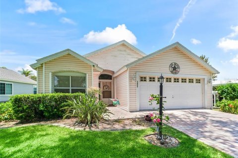 House in The Villages, Florida 2 bedrooms, 110.74 sq.m. № 1243929 - photo 2