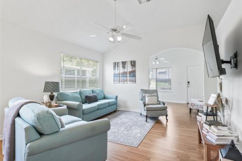 House in The Villages, Florida 2 bedrooms, 110.74 sq.m. № 1243929 - photo 21