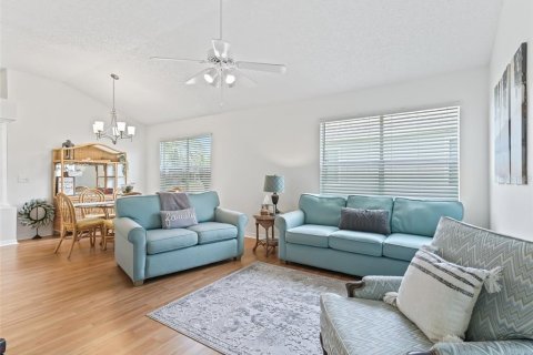 House in The Villages, Florida 2 bedrooms, 110.74 sq.m. № 1243929 - photo 23