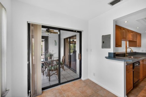 Condo in Jupiter, Florida, 2 bedrooms № 2154975 - photo 19