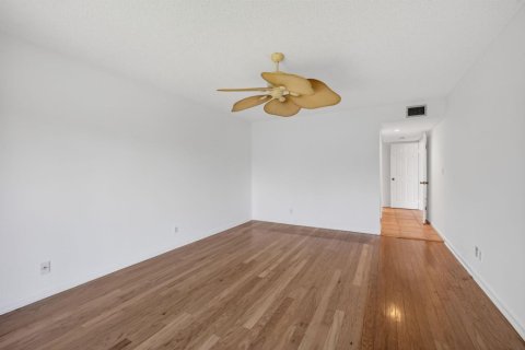 Condo in Jupiter, Florida, 2 bedrooms № 2154975 - photo 23