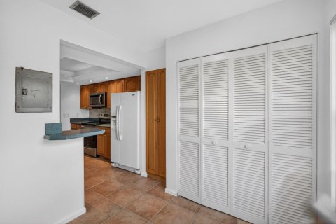 Condo in Jupiter, Florida, 2 bedrooms № 2154975 - photo 17