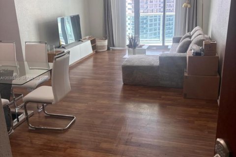 Condo in Hollywood, Florida, 1 bedroom  № 2240412 - photo 12