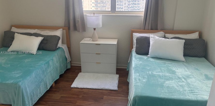 Condo in Hollywood, Florida, 1 bedroom  № 2240412