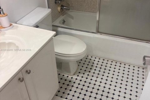 Condo in Hollywood, Florida, 1 bedroom  № 2240412 - photo 7