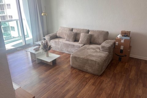 Condo in Hollywood, Florida, 1 bedroom  № 2240412 - photo 9