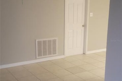 House in Port Richey, Florida 2 bedrooms, 82.13 sq.m. № 2155715 - photo 6