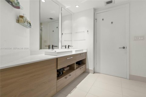 Condominio en venta en Miami, Florida, 2 dormitorios, 118.82 m2 № 2000651 - foto 20